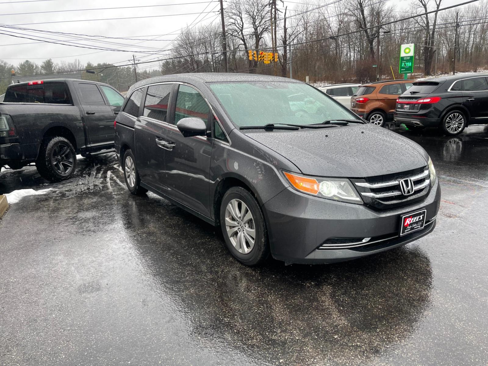2016 Gray /Gray Honda Odyssey EX-L (5FNRL5H61GB) with an 3.5L V6 SOHC 24V engine, 6A transmission, located at 11115 Chardon Rd. , Chardon, OH, 44024, (440) 214-9705, 41.580246, -81.241943 - This 2016 Honda Odyssey EX-L is a versatile and comfortable minivan equipped with a 3.5-liter V6 engine paired with a 6-speed automatic transmission, providing a smooth driving experience. It's designed with convenience and luxury in mind, evident in features such as heated leather seats, power-adju - Photo #2